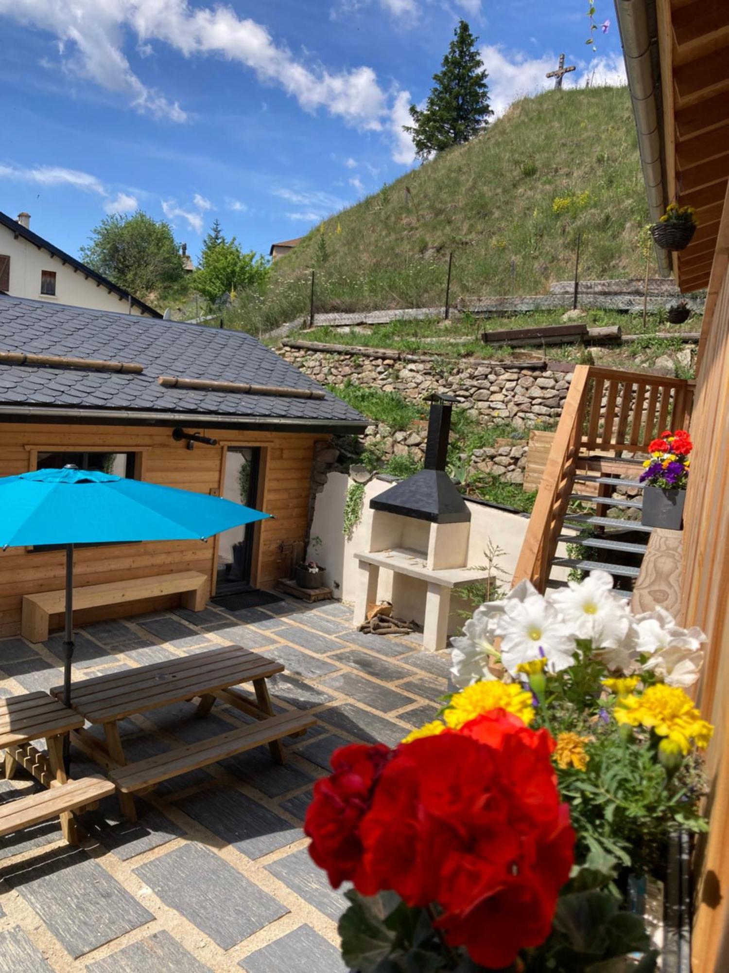 Chalet Melba Le Clos Des Ours Matemale Exterior photo